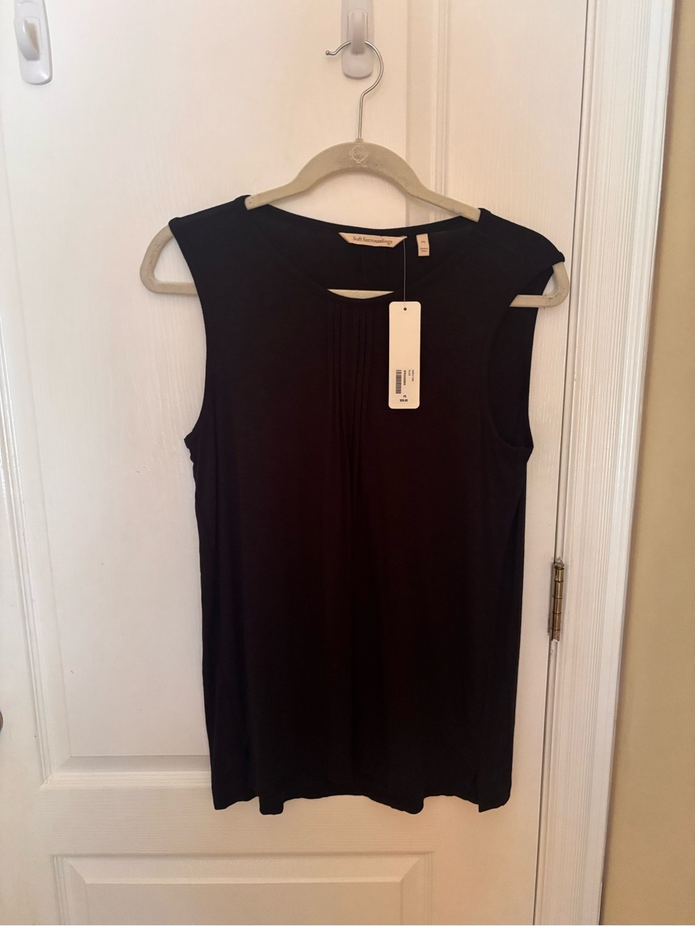Soft Surroundings Black Sleeveless Pleated Front Tank